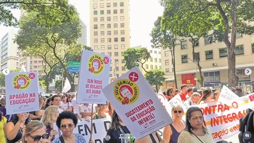 Educadores em greve